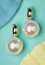 50s Go Big Or Go Home Pearl Earrings in Gold