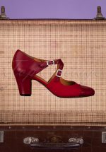 40s Days Away Leather Pumps in Passion Red